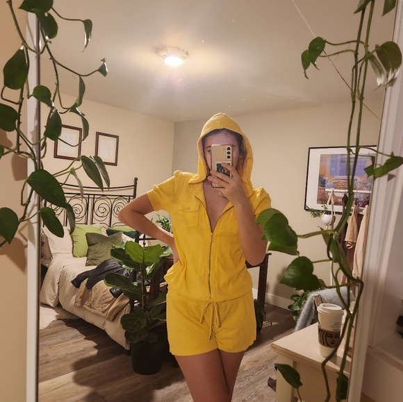 Yellow terrycloth Juicy Couture romper - Picture 4 of 13